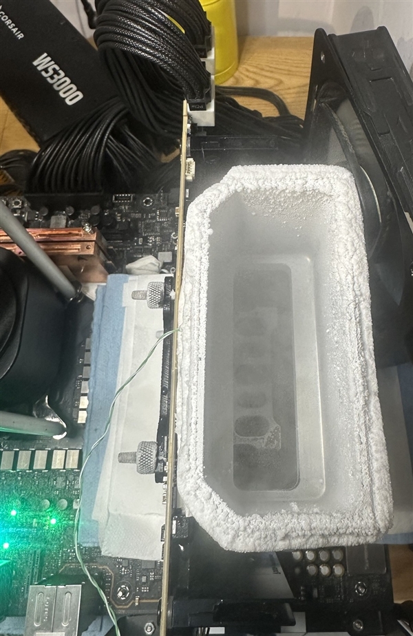 RTX 50里程碑！频率终于首破4GHz：用的还是中国特供卡