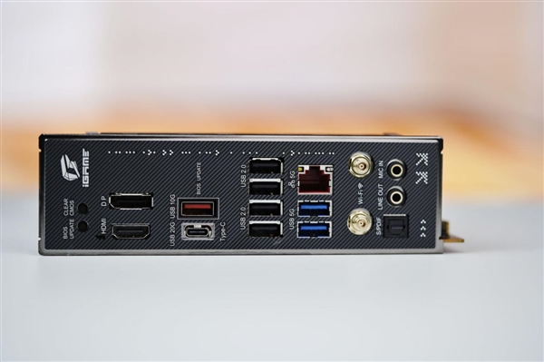 iGame Mini系列首款ITX主板！七彩虹iGame B850I MINI OC V14图赏