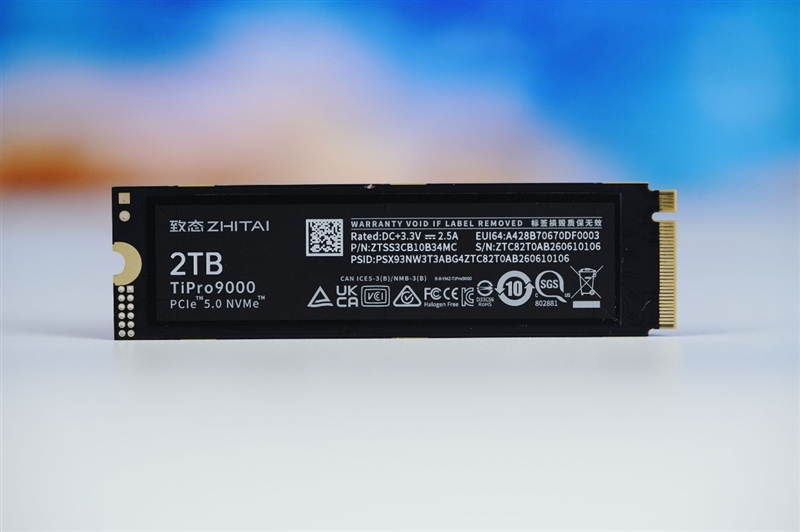 晶栈4.0闪存立威！长江存储致态TiPro9000 2TB SSD评测：缓外写入超4GB/s独一档