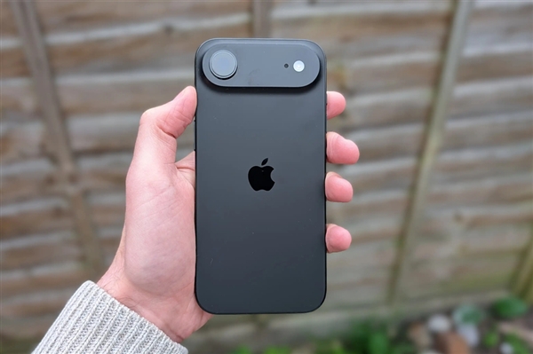 行业唯一超轻薄旗舰!iPhone Air 2参数出炉:3500mAh+2nm芯片