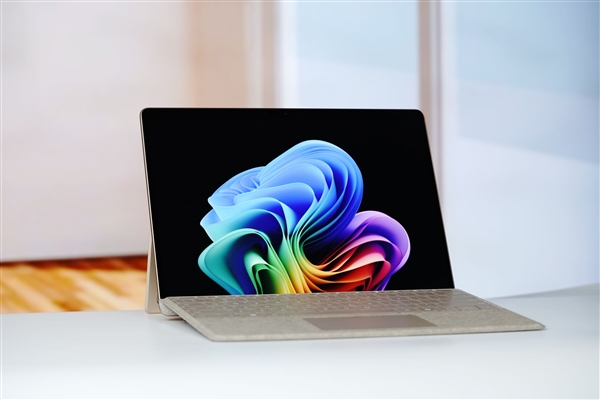 全能2合1 AI平板生产力拉满!全新13英寸Surface Pro图赏