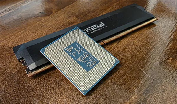单通道DDR5比想象中更够用!酷睿Ultra 7 270K Plus单双通道差距不足5%