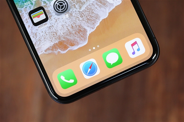 苹果使用Intel工艺代工Mac、iPhone芯片:全靠白宫做媒 获关税减免
