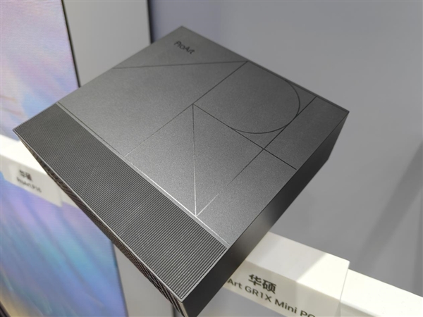 英伟达BW 2026超级芯片RTX Spark首展惊艳：巨型GPU墙成打卡地标