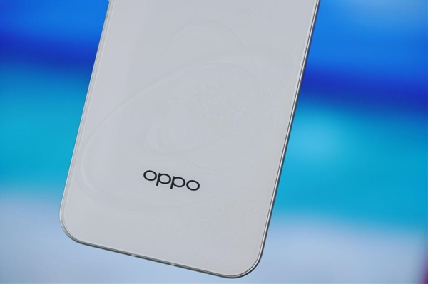 首创3D冰透悬浮!OPPO Reno16图赏