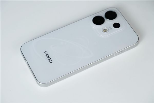 首创3D冰透悬浮!OPPO Reno16图赏