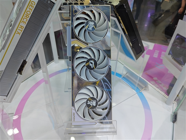 七彩虹太懂玩家了:BW 2026把硬核和萌系全铺了一遍!