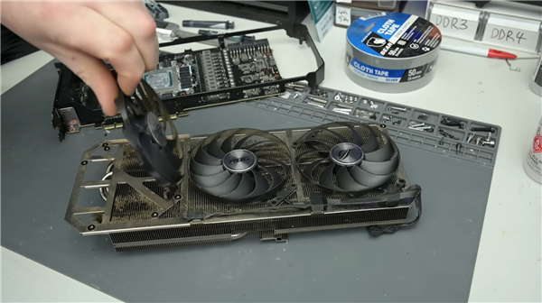 RTX 3080丧心病狂堆散热:360mm水冷+11个风扇全上!结果只提升不到5FPS