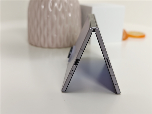 三星Galaxy Z Fold8真机图赏:安卓首款阔折叠 12999元