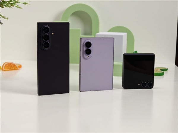 三星Galaxy Z Fold8真机图赏:安卓首款阔折叠 12999元