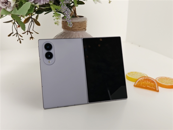 三星Galaxy Z Fold8真机图赏:安卓首款阔折叠 12999元