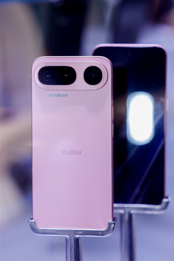 全球首款AI智能体手机 努比亚NaviX Ultra核心规格揭晓:骁龙8E5、7100mAh大电池