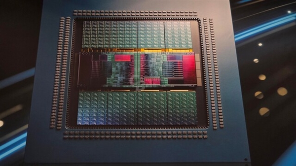256核猛兽现身!AMD Zen6 EPYC Venice实物曝光:台积电2nm首发量产