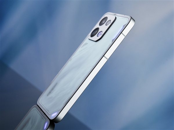 OPPO K15上手:主动散热+8000mAh电池 户外必备神器