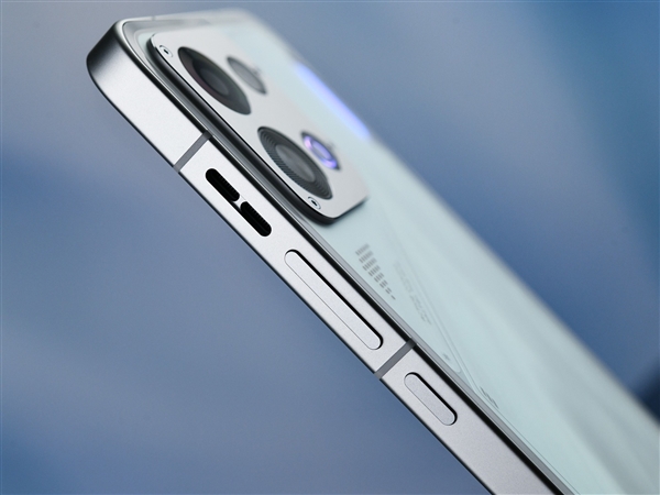 OPPO K15上手:主动散热+8000mAh电池 户外必备神器