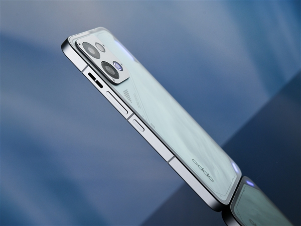 OPPO K15上手:主动散热+8000mAh电池 户外必备神器