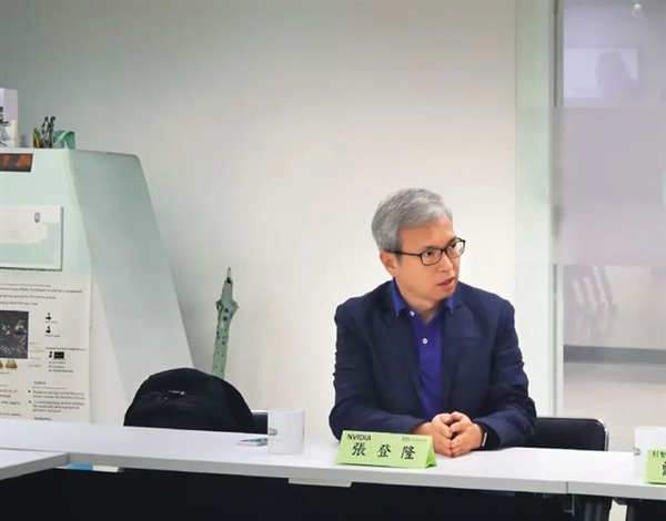 1台赚2700万!英伟达资深经理走私B300芯片:在中国台湾被羁押