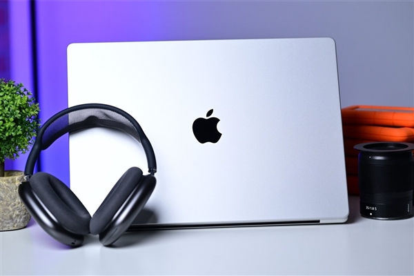 放弃Mini-LED!苹果MacBook拥抱OLED:三星拿到独家供货资格