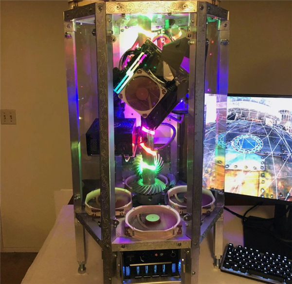 超硬核改装!玩家花2万元打造土耳其烤肉主机:主板显卡一起旋转