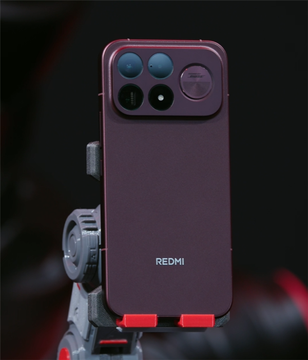 REDMI K100 Pro Max真机亮相ChinaJoy!赤霞珠红配色超强质感