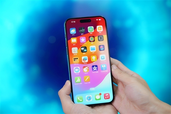 iPhone 18涨价无可避免 苹果:内存价格百年一遇 指数级上涨
