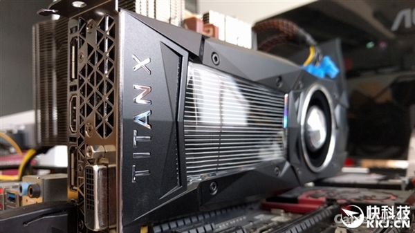 NVIDIA TITAN X发布整整十年了！没曾想仅七个月就遭GTX 1080 Ti背刺反超