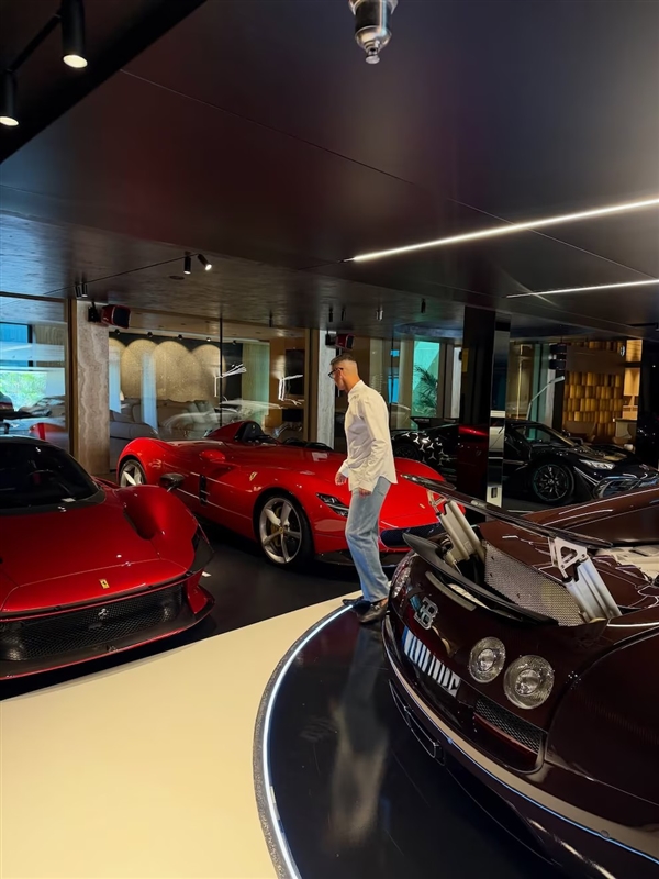 自称都是“大玩具”！C罗晒豪车收藏：汽车爱好者眼都直了