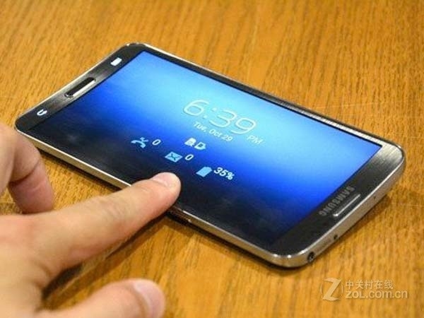 国产安卓全盘撤退 为何苹果新iPhone偏要上曲面屏