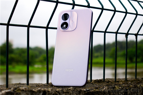 REDMI Note 17登陆印度:7英寸巨屏+8000mAh电池 2000元起售