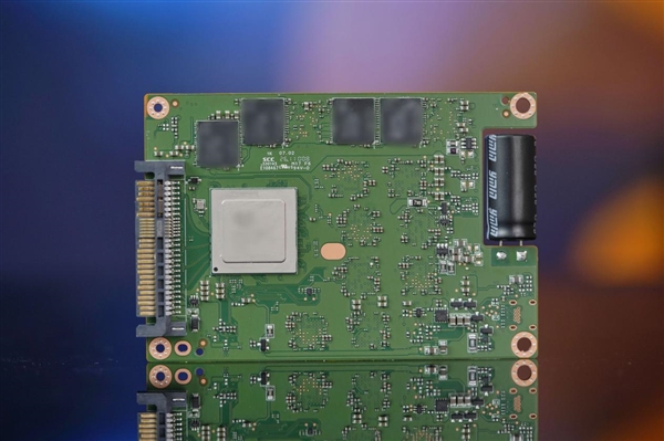 4K随机读写3300K IOPS、双重加密!长江存储PE511 12.8TB企业级SSD图赏
