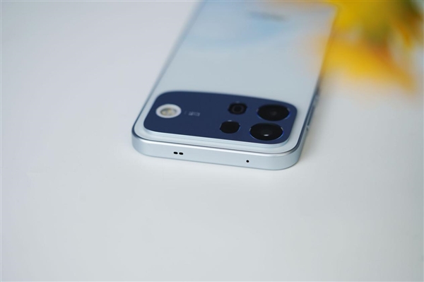自带散热风扇、IP69防水！OPPO K15图赏