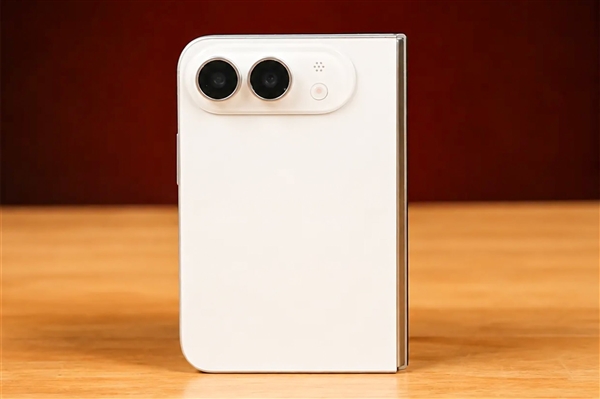 不叫iPhone Fold！苹果首款折叠屏在内部统一称呼为iPhone Ultra