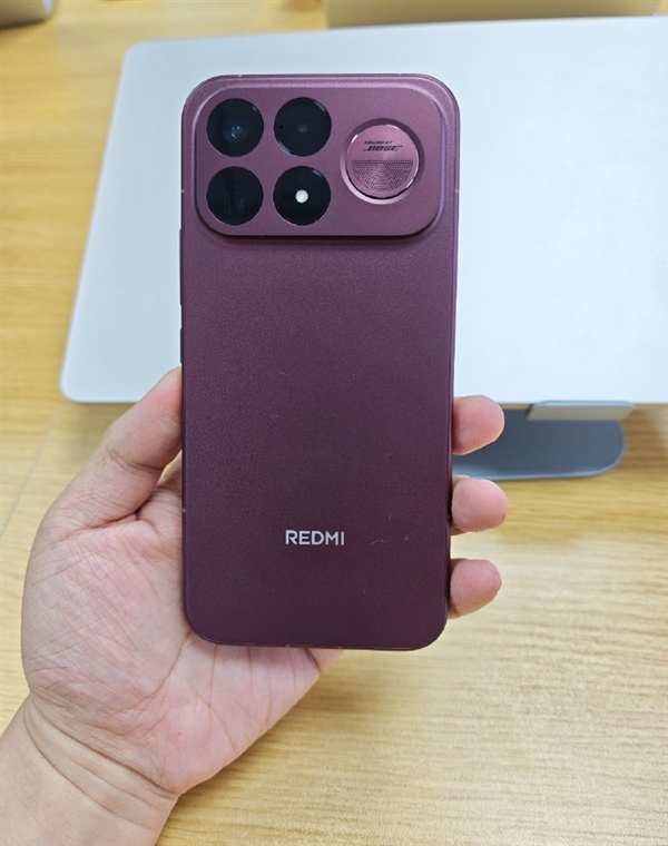 王腾换红米新机：直呼K100 Pro max颜值太高！