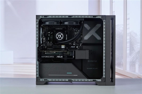 酷睿Ultra 9+RTX 5060 Ti 华硕天选7X台式机图赏