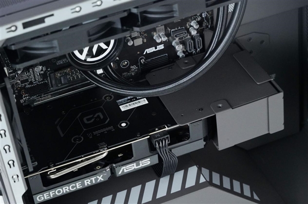 酷睿Ultra 9+RTX 5060 Ti 华硕天选7X台式机图赏