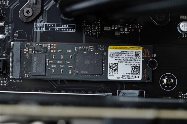 酷睿Ultra 9+RTX 5060 Ti 华硕天选7X台式机图赏