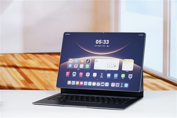 首款鸿蒙二合一平板！华为MatePad Edge推送鸿蒙7花粉Beta更新 全新视效
