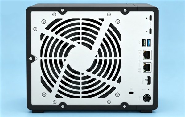 威联通推出NAS新品TS-h966TX:万兆网口、双雷电4