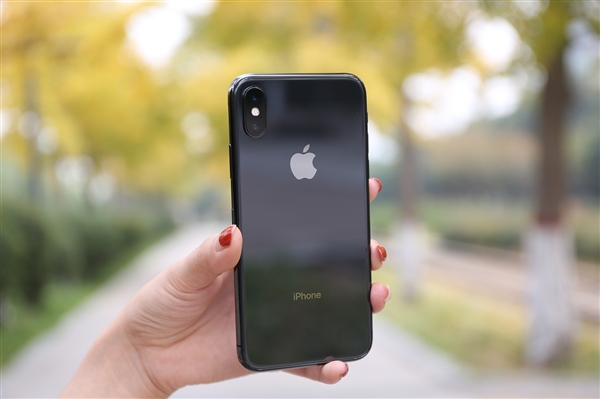 跟小米、华为等决战折叠屏!苹果iPhone Ultra折叠屏备货超千万