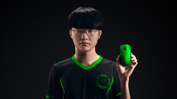 52克超轻量!雷蛇毒蝰V4 Pro电竞绿版发布:1399元、Faker同款