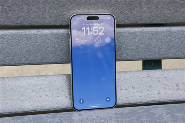 旧iPhone卖给二手平台还是苹果官方：教你更划算的办法
