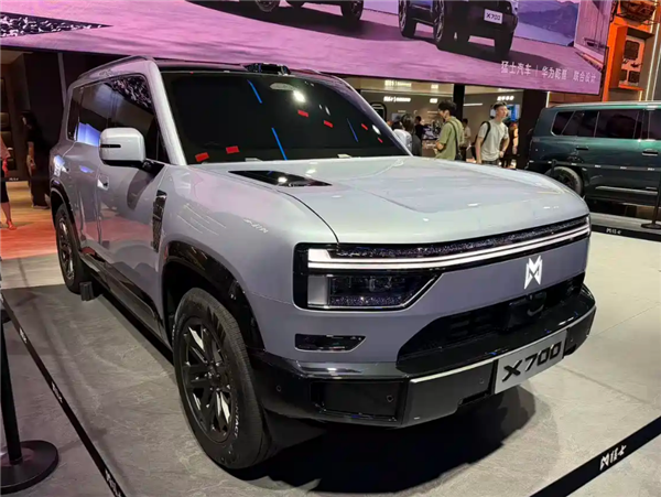 全新轻越野方盒子SUV！东风猛士X700亮相：承载式车身配华为智驾