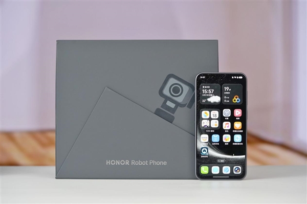 全球首款机器人手机登场！荣耀Robot Phone图赏 把机械云台做进机身