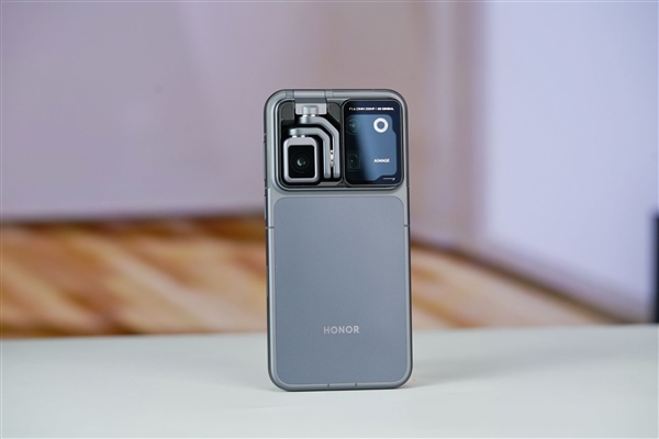 全球首款机器人手机登场！荣耀Robot Phone图赏 把机械云台做进机身