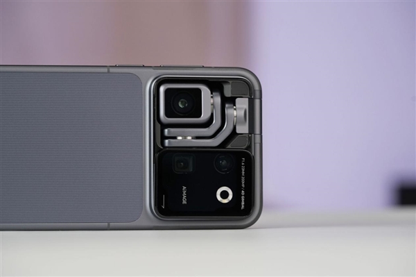 全球首款机器人手机登场！荣耀Robot Phone图赏 把机械云台做进机身