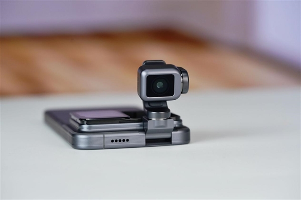全球首款机器人手机登场！荣耀Robot Phone图赏 把机械云台做进机身