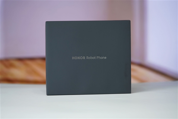 全球首款机器人手机登场！荣耀Robot Phone图赏 把机械云台做进机身