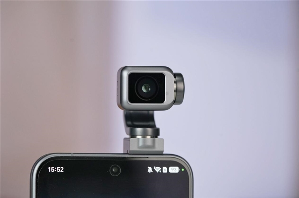 全球首款机器人手机登场！荣耀Robot Phone图赏 把机械云台做进机身