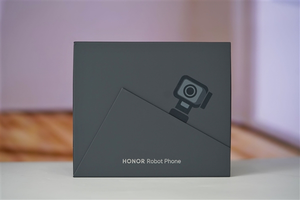 全球首款机器人手机登场！荣耀Robot Phone图赏 把机械云台做进机身