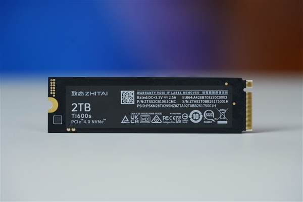 随机写入速度翻倍!长江存储致态Ti600s 2TB SSD图赏